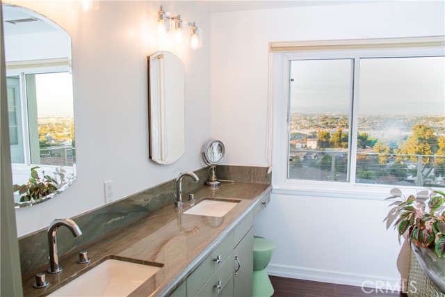 Detail Gallery Image 19 of 48 For 229 via Pasqual, Redondo Beach,  CA 90277 - 4 Beds | 4 Baths