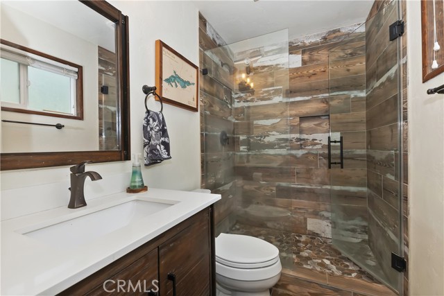 220 Angeles Boulevard, Big Bear City CA: https://media.crmls.org/medias/ff0fa3cc-4cda-45c8-b269-f3635127fc4a.jpg