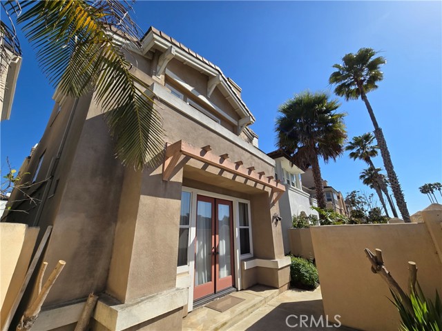 624 Goldenwest Street, Huntington Beach CA: https://media.crmls.org/medias/ff0fb320-4181-4717-9ad8-07d4b19e1208.jpg