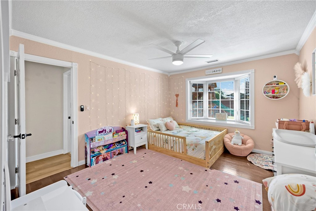 https://media.crmls.org/medias/ff0fbc7d-2322-4ab0-8dad-a7dfa05a8db0.jpg?preset=X-Large