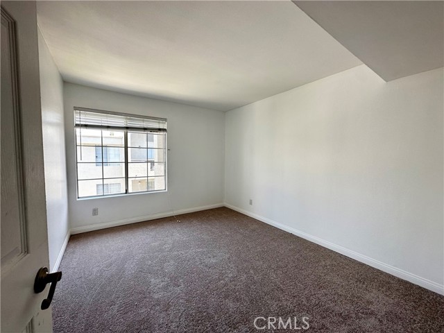 Detail Gallery Image 5 of 13 For 5500 Owensmouth Ave #314,  Woodland Hills,  CA 91367 - 3 Beds | 2 Baths