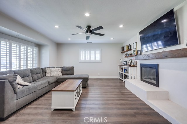 824 S Dune Street, Anaheim CA: https://media.crmls.org/medias/ff10372d-ed86-423c-a3a5-09003575568a.jpg
