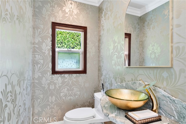 Detail Gallery Image 14 of 39 For 4818 Lemona Ave, Sherman Oaks,  CA 91403 - 5 Beds | 6 Baths