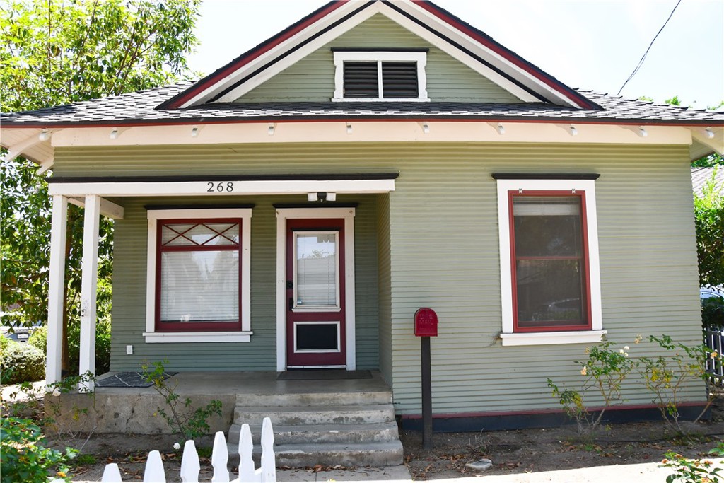 268 N Grand