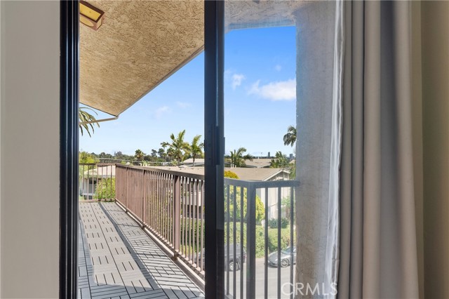 Detail Gallery Image 14 of 23 For 3231 Cheviot Vista Pl #307,  Los Angeles,  CA 90034 - 3 Beds | 2 Baths