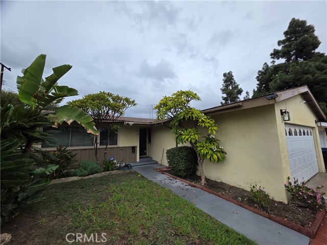 10141 Brockway Street, El Monte CA: https://media.crmls.org/medias/ff121dc2-9599-4ffb-b0d4-b40a2e71041c.jpg