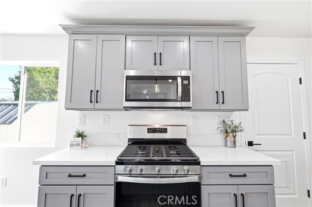 Detail Gallery Image 9 of 45 For 1038 E J St, Ontario,  CA 91764 - 3 Beds | 1 Baths