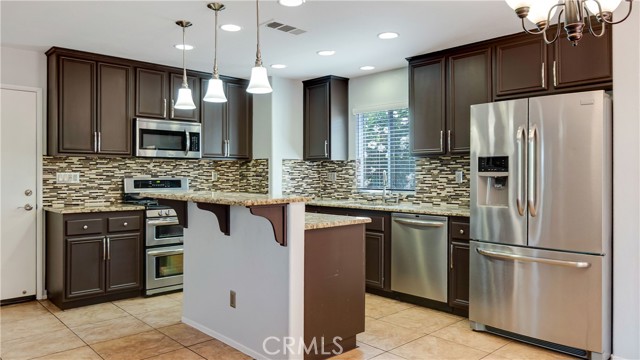 Detail Gallery Image 9 of 40 For 23405 Cheyenne Canyon Dr, Menifee,  CA 92587 - 4 Beds | 3 Baths