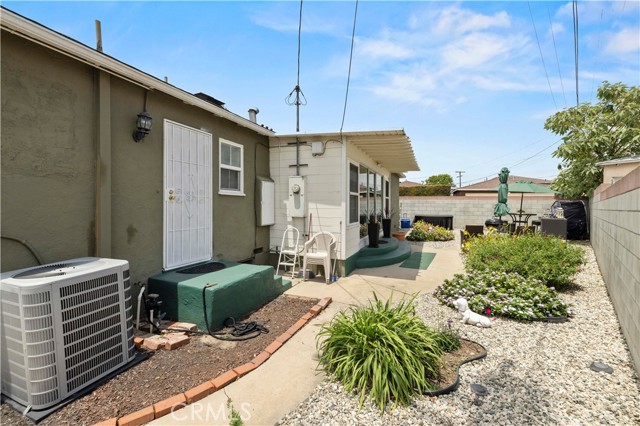 Detail Gallery Image 35 of 43 For 9804 Haas Ave, Los Angeles,  CA 90047 - 3 Beds | 2 Baths