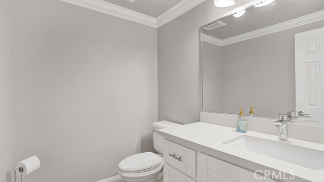 Detail Gallery Image 3 of 32 For 2524 Elden Ave #K-4,  Costa Mesa,  CA 92627 - 2 Beds | 2/1 Baths