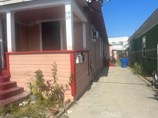 Detail Gallery Image 1 of 4 For 1734 S Berendo, Los Angeles,  CA 90006 - – Beds | – Baths