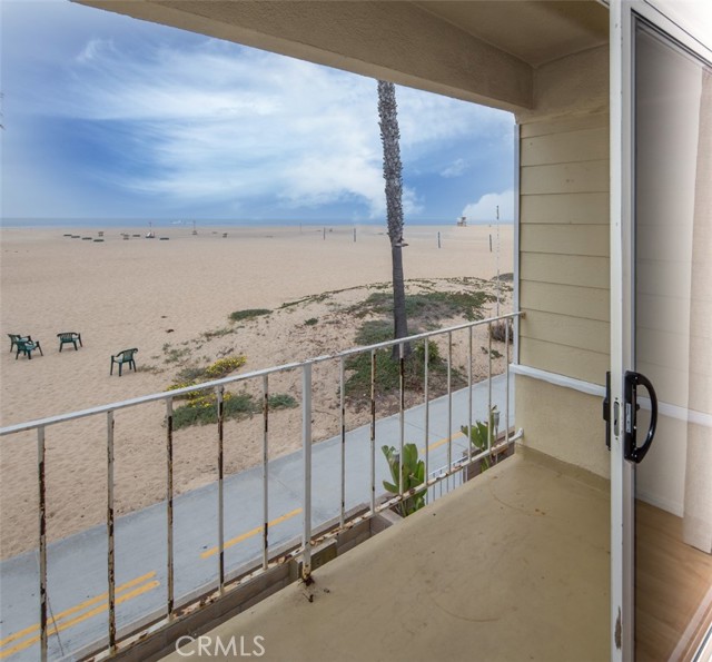 Detail Gallery Image 18 of 31 For 418 E Oceanfront, Newport Beach,  CA 92661 - 2 Beds | 2/1 Baths