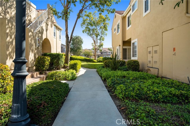 Detail Gallery Image 21 of 27 For 2443 Paseo Circulo, Tustin,  CA 92782 - 2 Beds | 2/1 Baths