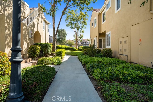 Detail Gallery Image 21 of 27 For 2443 Paseo Circulo, Tustin,  CA 92782 - 2 Beds | 2/1 Baths