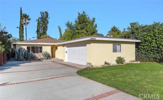 Detail Gallery Image 2 of 52 For 18419 Linnet, Tarzana,  CA 91356 - 3 Beds | 3 Baths