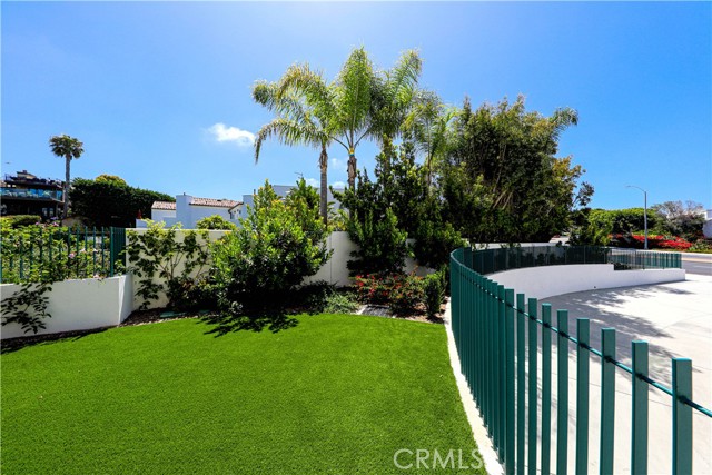 Detail Gallery Image 30 of 36 For 3920 E Coast Highway, Corona Del Mar,  CA 92625 - 3 Beds | 2/1 Baths