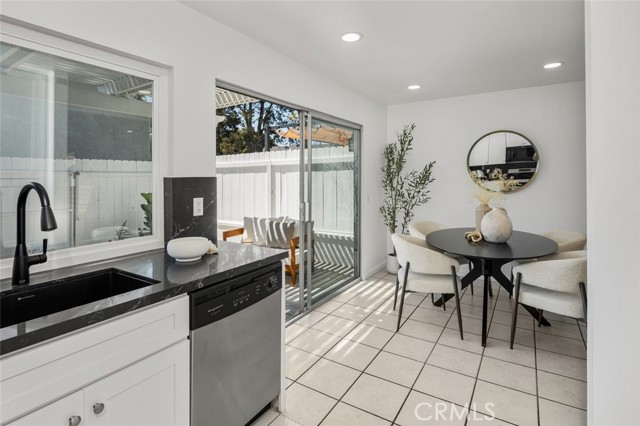 25532 Polaris Lane, Lake Forest CA: https://media.crmls.org/medias/ff17eddf-8d8a-494c-83df-b517f4283177.jpg