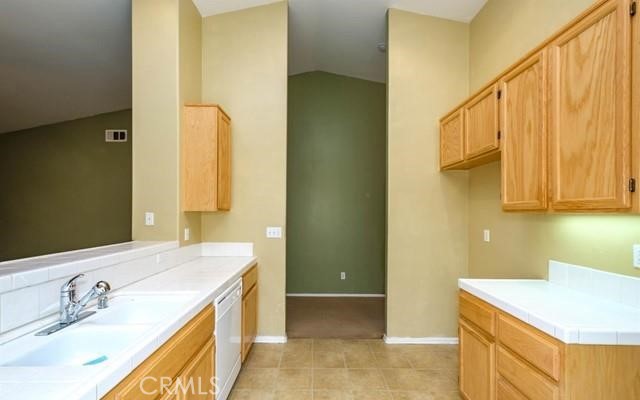 Detail Gallery Image 8 of 38 For 10313 Orchard Ave, Adelanto,  CA 92301 - 4 Beds | 2 Baths