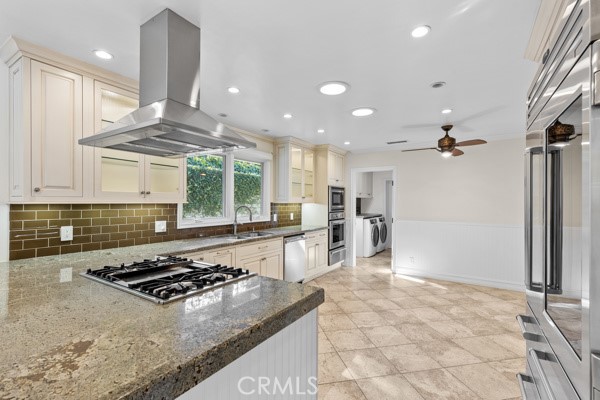 Detail Gallery Image 9 of 21 For 3150 Dona Maria Dr, Studio City,  CA 91604 - 3 Beds | 3 Baths