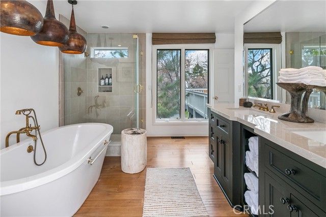 Detail Gallery Image 12 of 36 For 28956 N Shore Rd, Lake Arrowhead,  CA 92352 - 4 Beds | 3/1 Baths