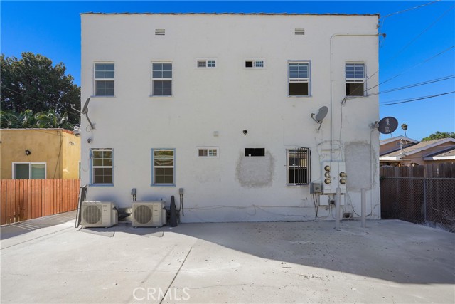 Detail Gallery Image 11 of 75 For 2840 Potomac Ave #1/2,  Los Angeles,  CA 90016 - 2 Beds | 1 Baths