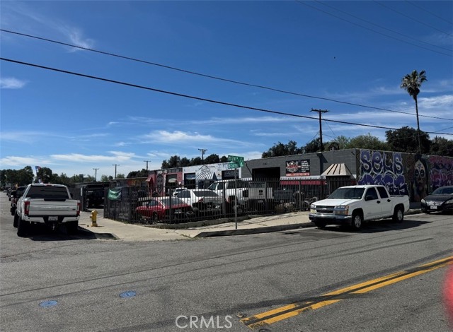 Image 8 of 17 For 2396 Cabrera