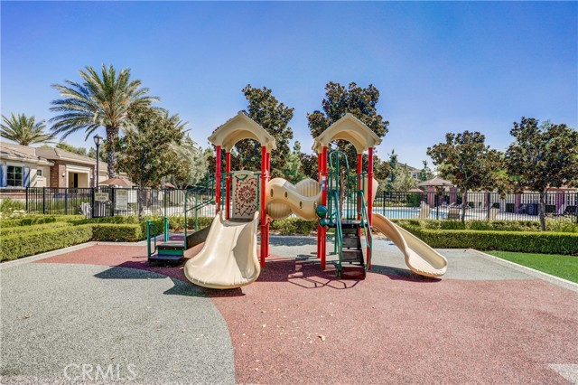 Detail Gallery Image 18 of 18 For 5369 Parkside Way, Fontana,  CA 92336 - 4 Beds | 3 Baths