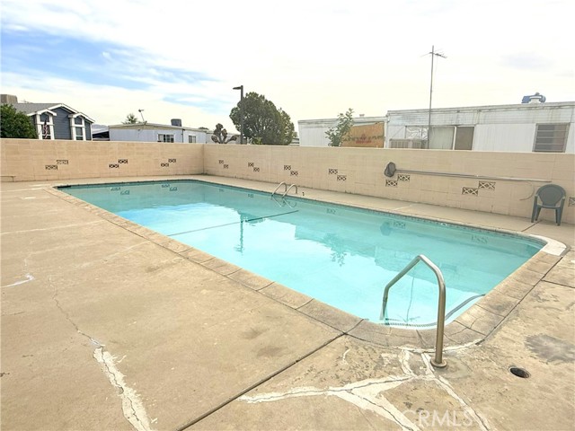 Detail Gallery Image 33 of 38 For 185 N Eucalyptus #53,  Rialto,  CA 92376 - 2 Beds | 1 Baths