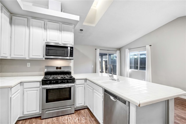 Detail Gallery Image 7 of 19 For 39233 Rising Hill, Temecula,  CA 92591 - 3 Beds | 2 Baths