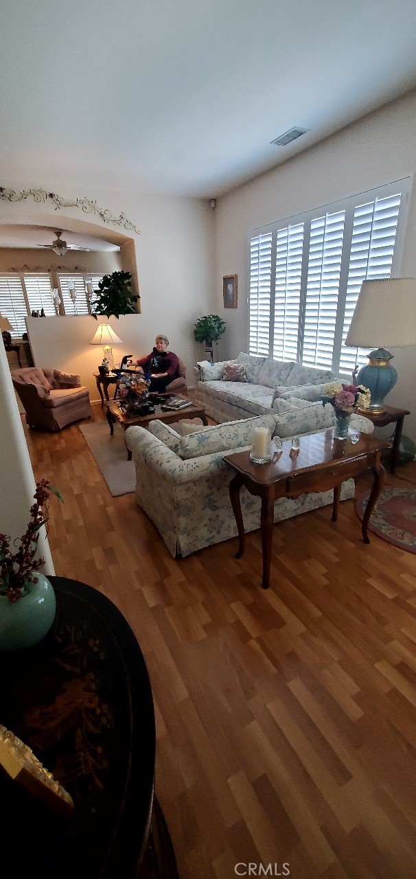 9216 Pioneer Lane, Corona CA: https://media.crmls.org/medias/ff1aa683-22cc-4d6b-b556-e445c77f4710.jpg