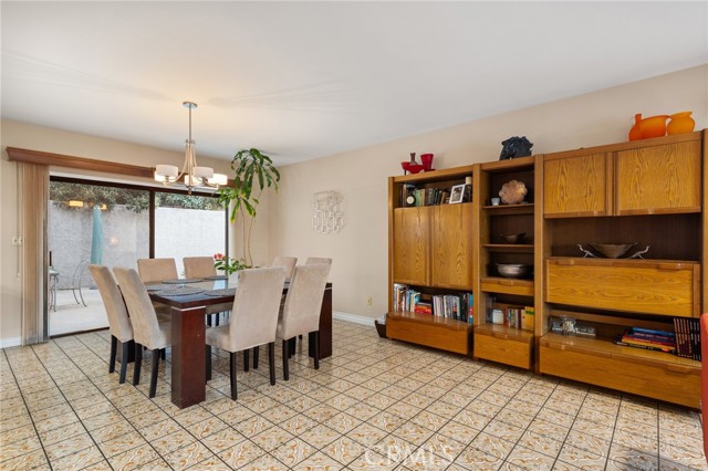 3401 Country Club Drive, Glendale CA: https://media.crmls.org/medias/ff1ac5bd-a10f-43ba-86b6-b82b0e51358e.jpg