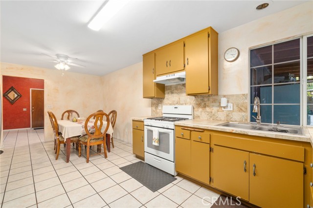 Detail Gallery Image 15 of 35 For 5762 Sky Meadow, Jurupa Valley,  CA 92509 - 3 Beds | 2 Baths