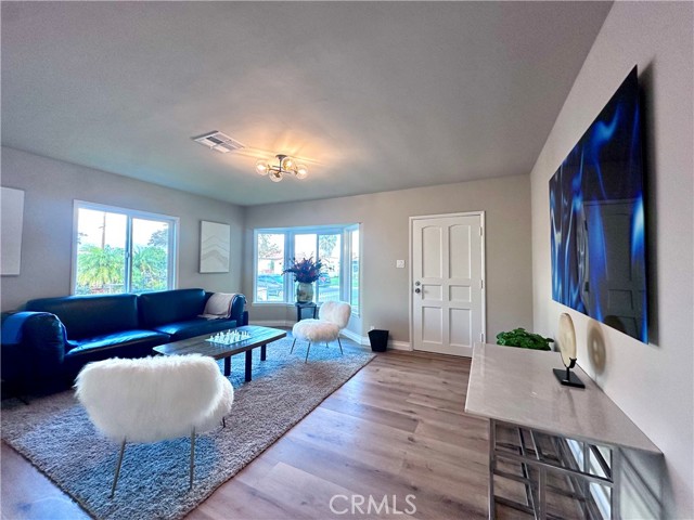 Detail Gallery Image 2 of 19 For 233 Russell, Monterey Park,  CA 91755 - 2 Beds | 1 Baths