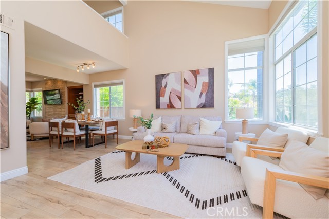 56 Egret Lane, Aliso Viejo CA: https://media.crmls.org/medias/ff1bf160-404f-49d6-bfea-1d99a8de6788.jpg