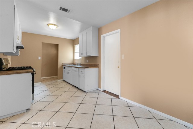 Detail Gallery Image 12 of 34 For 5405 N Mayfield Ave, San Bernardino,  CA 92407 - 3 Beds | 2 Baths