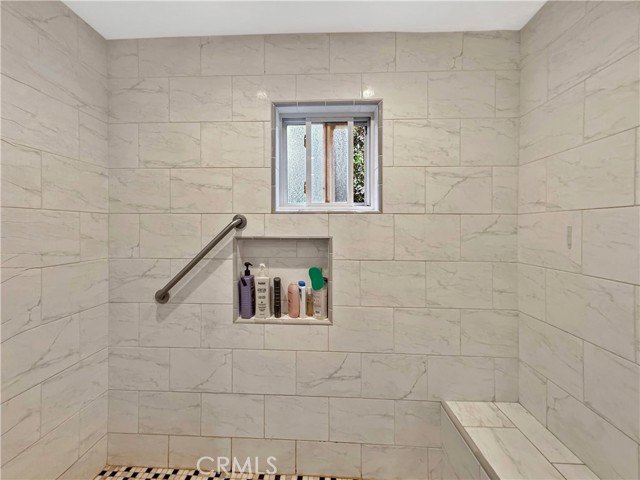 7736 Sugar Drive, Huntington Beach CA: https://media.crmls.org/medias/ff1d98ba-a418-41ad-82f8-4755cfef2aac.jpg