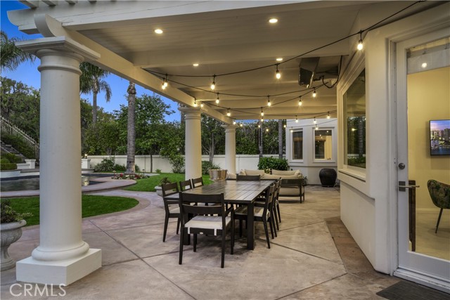 5366 Collingwood Circle, Calabasas CA: https://media.crmls.org/medias/ff1d9d22-2b05-44e7-9d31-b6f1e2b8d057.jpg