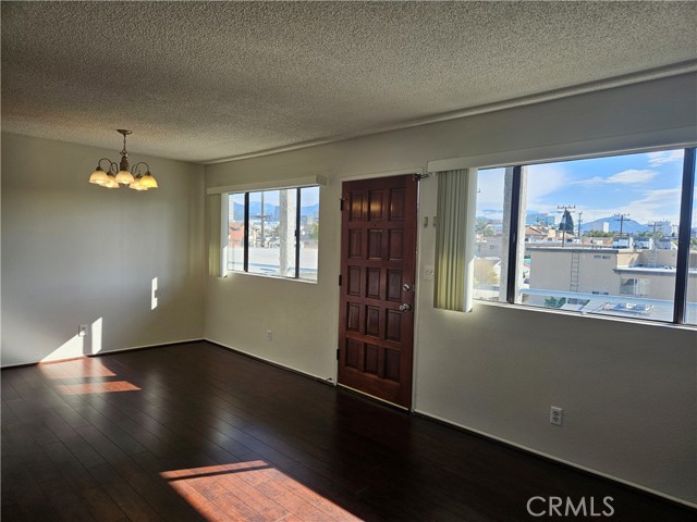 Detail Gallery Image 2 of 14 For 451 W Wilson #6,  Glendale,  CA 91203 - 2 Beds | 1 Baths