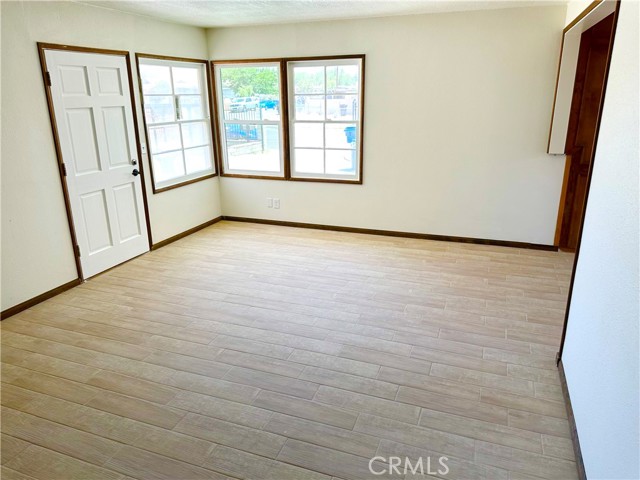 839 E Avenue P12, Palmdale CA: https://media.crmls.org/medias/ff1ea285-1591-4880-ac7d-661b91c55f78.jpg
