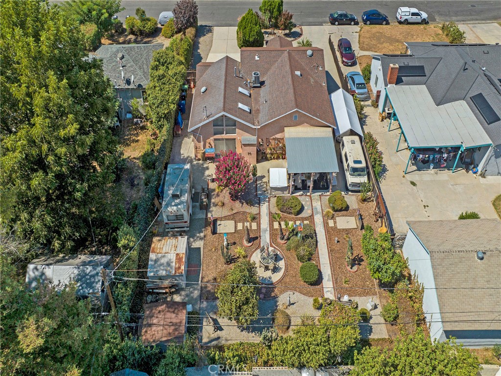 https://media.crmls.org/medias/ff1eb00c-1e44-436d-abe5-a7ac28144760.jpg?preset=X-Large