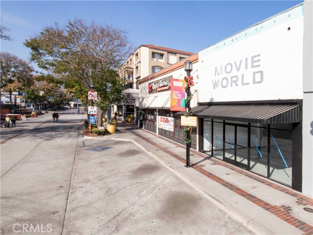 212 N San Fernando Boulevard, Burbank, California 91502, ,Commercial Lease,For Rent,212 N San Fernando Boulevard,CRSR24237886