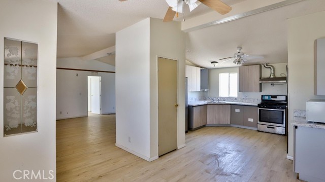 Detail Gallery Image 7 of 47 For 9351 Camp Rock Rd, Lucerne Valley,  CA 92356 - 3 Beds | 2 Baths