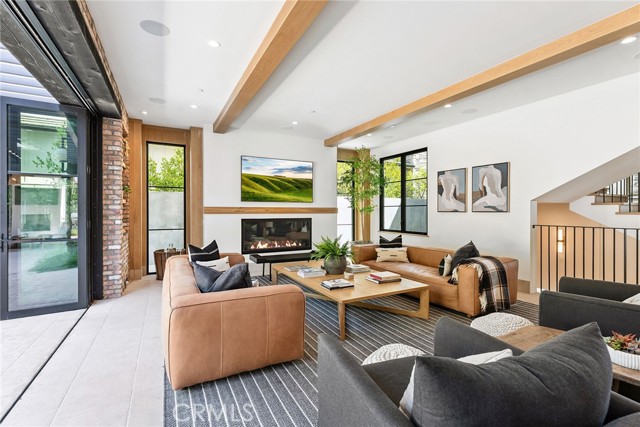 1831 Newport Hills E Drive, Newport Beach CA: https://media.crmls.org/medias/ff1f178a-5f3a-42f7-89d9-e8c5bb017581.jpg