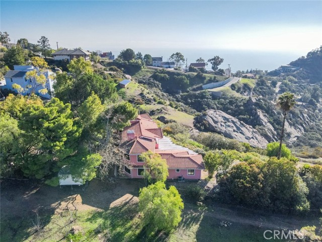 Detail Gallery Image 2 of 74 For 135 Loma Metisse Rd, Malibu,  CA 90265 - 5 Beds | 5 Baths