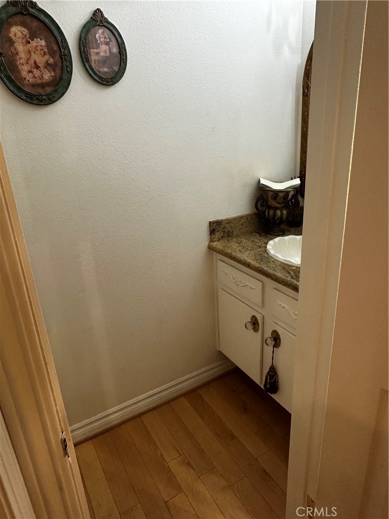https://media.crmls.org/medias/ff201a1a-1b0b-4412-a02f-dbad928db6c7.jpg?preset=X-Large
