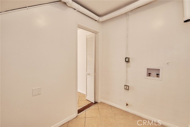 Detail Gallery Image 18 of 24 For 856 N Van Ness Ave #3,  Los Angeles,  CA 90038 - 2 Beds | 2 Baths