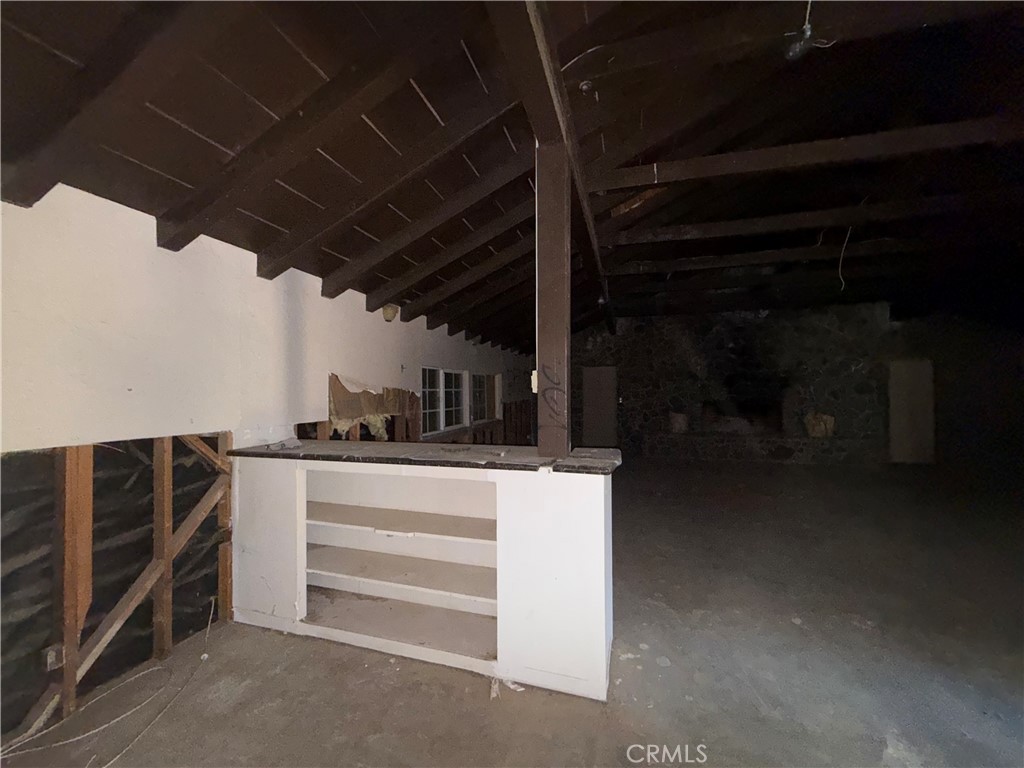 https://media.crmls.org/medias/ff216b4c-3863-4e14-b69b-7758e4e869ef.jpg?preset=X-Large