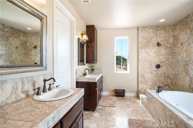 42179 Calle Paramo, Murrieta CA: https://media.crmls.org/medias/ff238281-24de-4f28-ab20-408235169c83.jpg