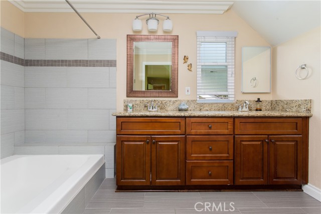 30311 Goodspring Drive, Agoura Hills CA: https://media.crmls.org/medias/ff2392c6-03a6-494f-a7f3-4f8b9115bf1c.jpg