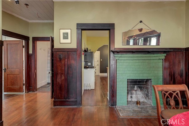 571 W 17th Street, San Pedro CA: https://media.crmls.org/medias/ff23a74e-be81-4b2b-a764-591a2178e0cc.jpg